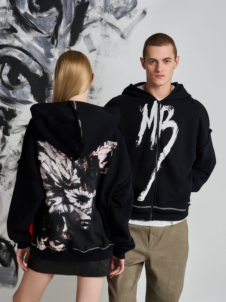 Толстовка с капюшоном и принтом Макс Борисов