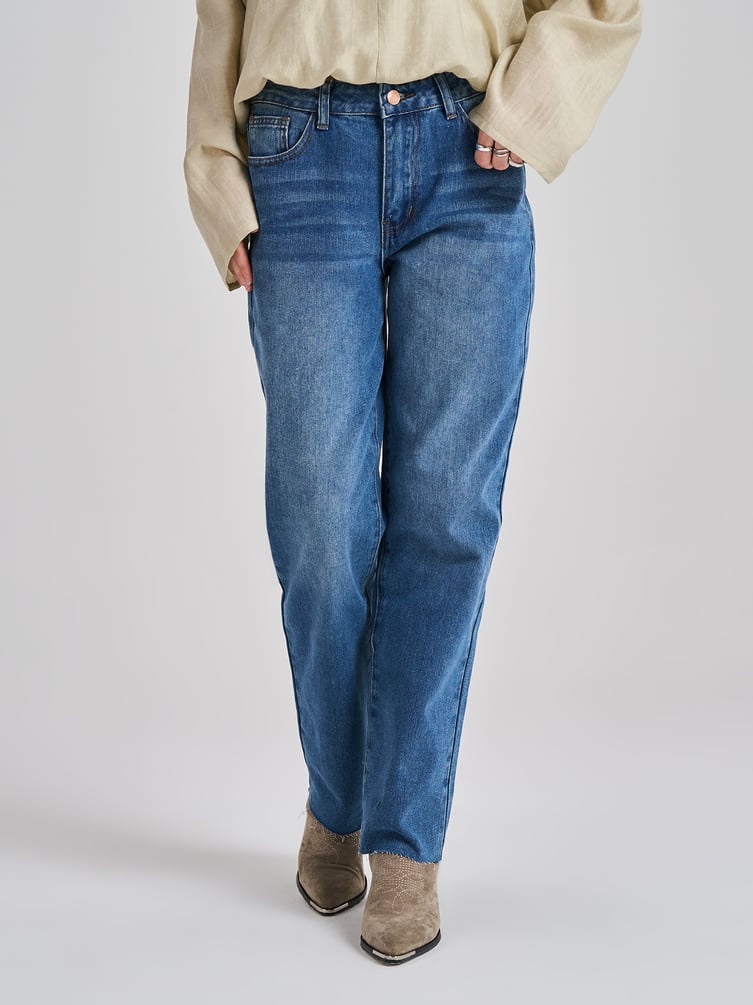 Джинсы прямые с необработанными краями