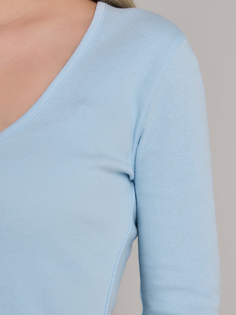 Лонгслив приталенный с рукавами 3/4