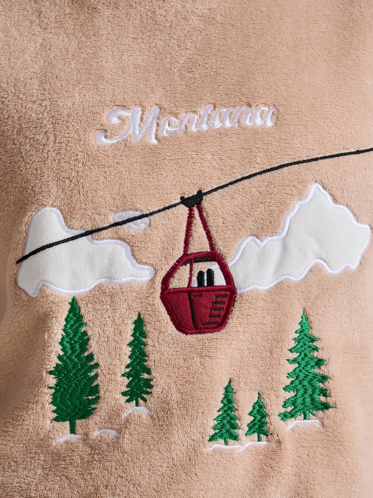 Пижама плюшевая с вышивкой и брюками