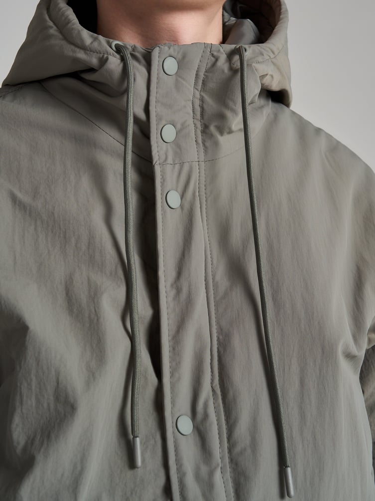 Куртка демисезонная с капюшоном