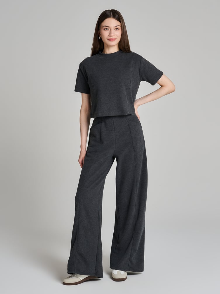 Укороченная футболка в рубчик