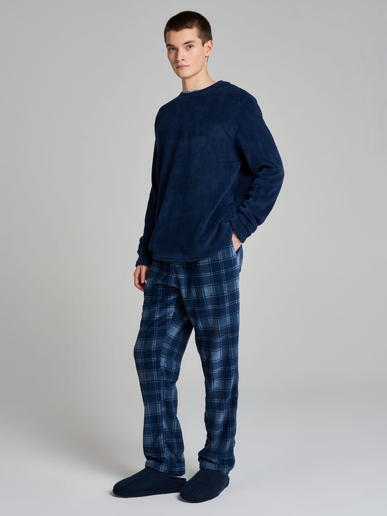 Пижама плюшевая с лонгсливом и брюками в клетку