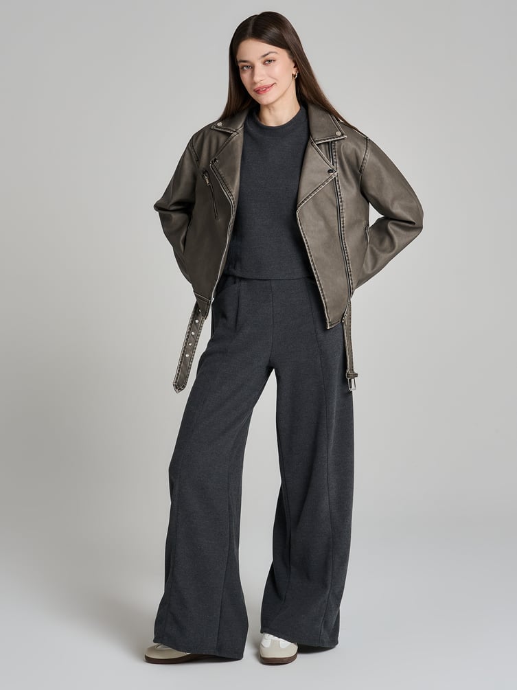 Широкие брюки в рубчик со стрелками