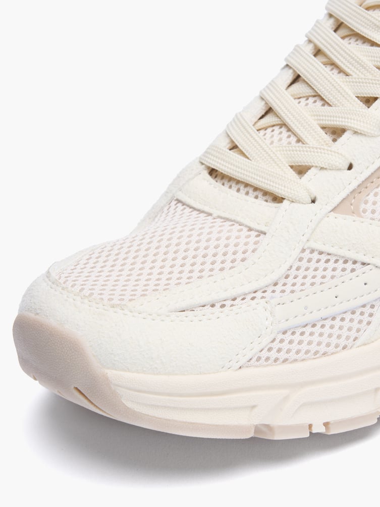 Спортивные кроссовки с сеткой