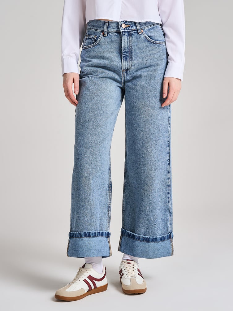 Джинсы широкие с подворотами