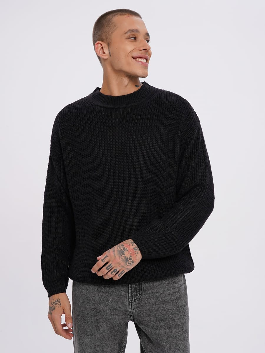 Вязаный свитер с воротником