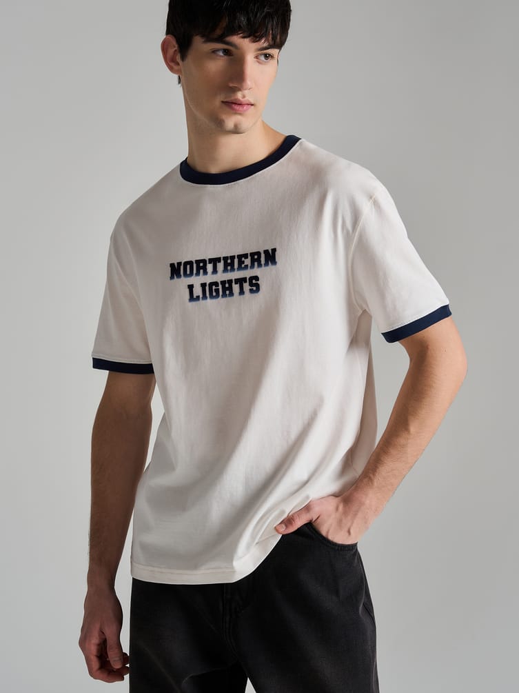 Футболка приталенная с надписью