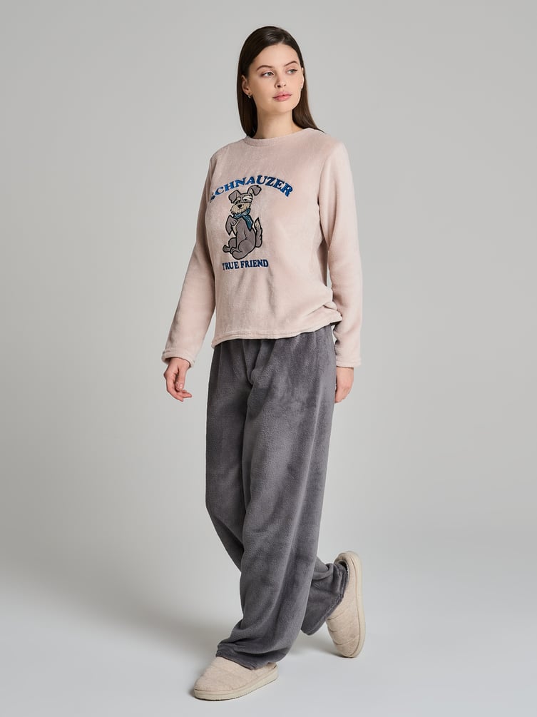 Плюшевая пижама с вышивкой и брюками