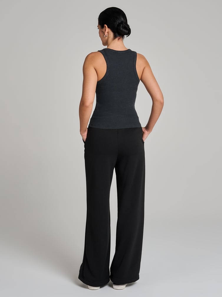 Майка на широких бретелях с вареным эффектом