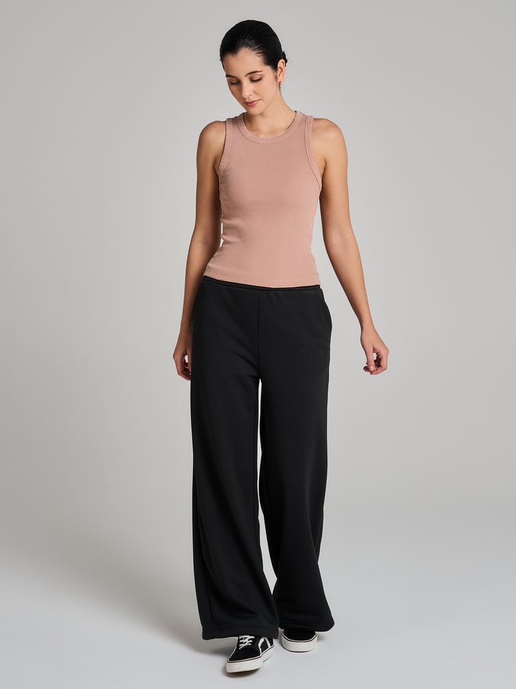 Майка на широких бретелях с вареным эффектом