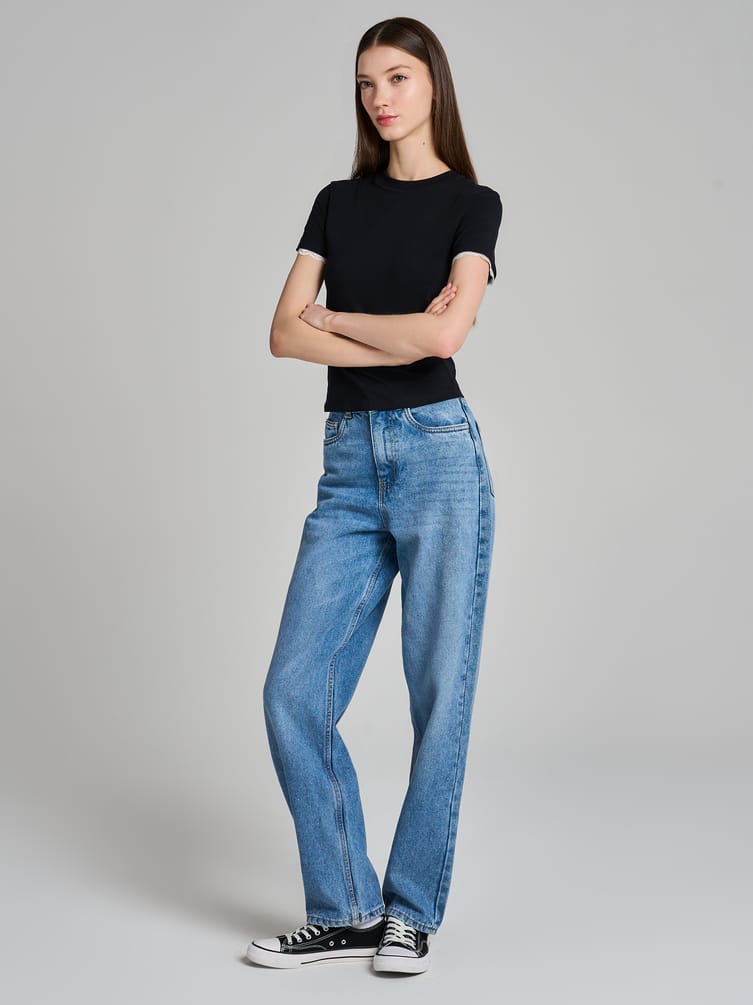 Короткая футболка с кружевом