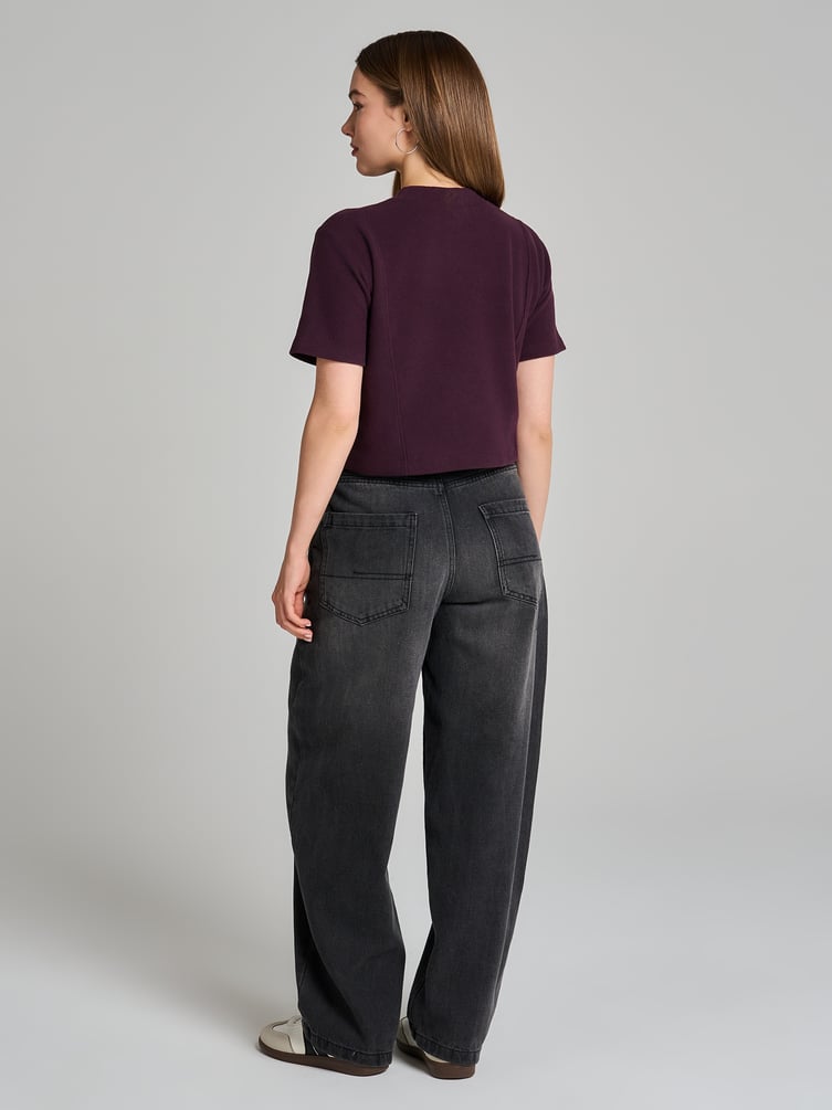 Укороченная футболка в рубчик