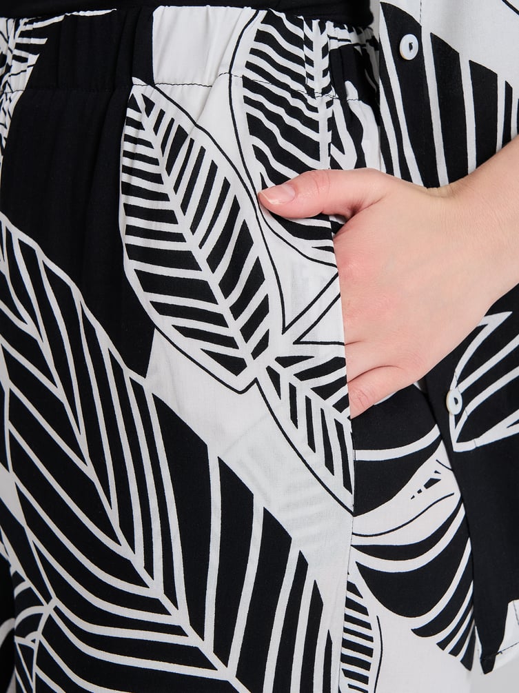 Костюм летний с рубашкой и брюками