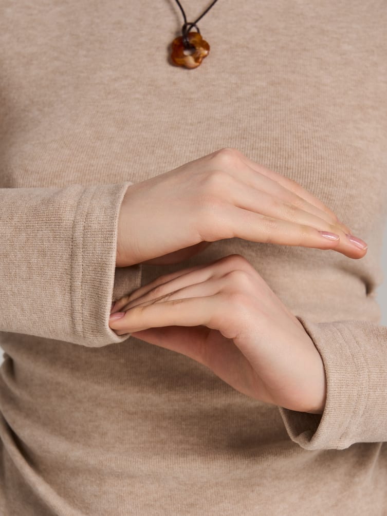 Лонгслив приталенный с драпировкой