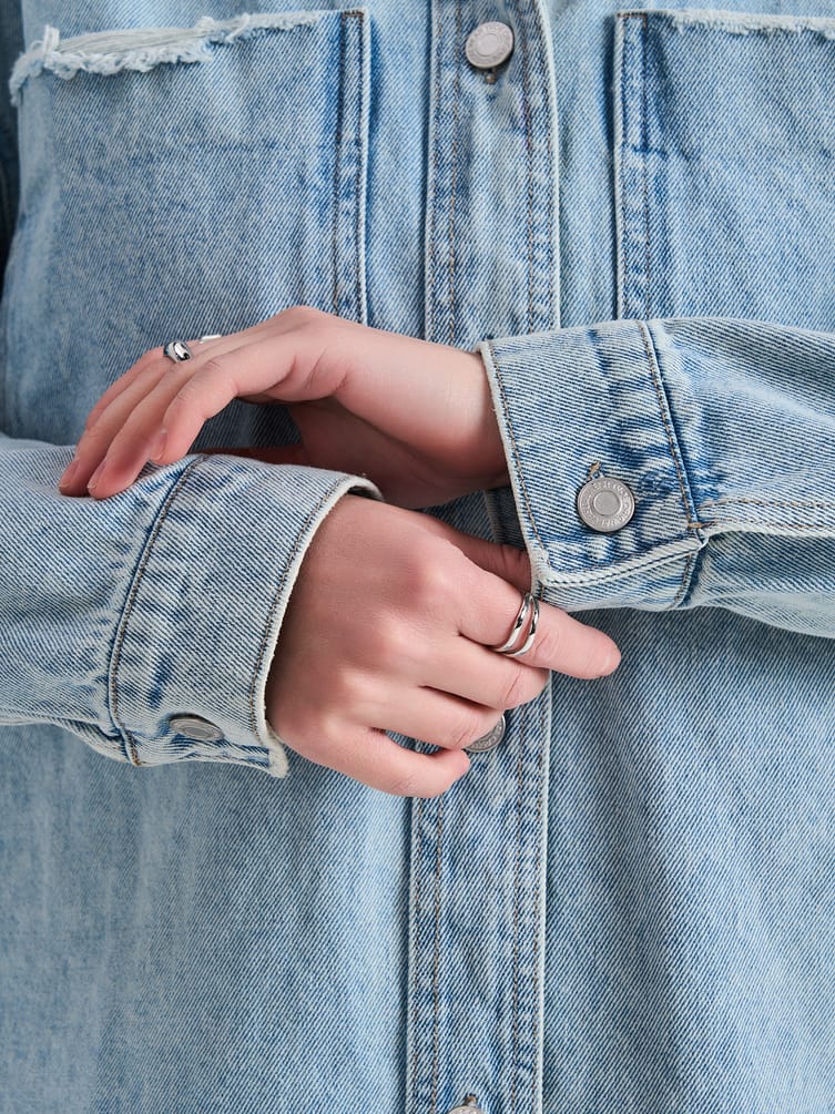 Джинсовая куртка оверсайз