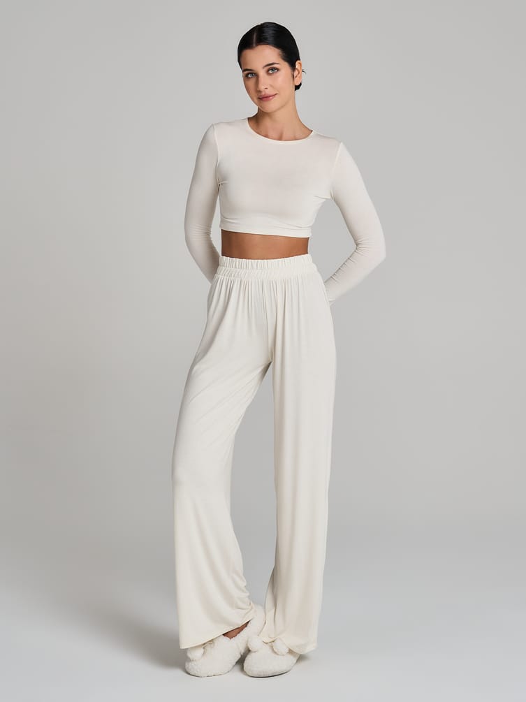 Пижама с кроп-топом и брюками