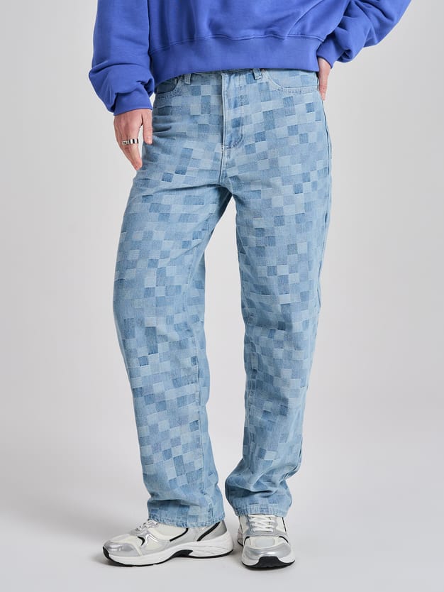 Джинсы багги в пиксельном исполнении