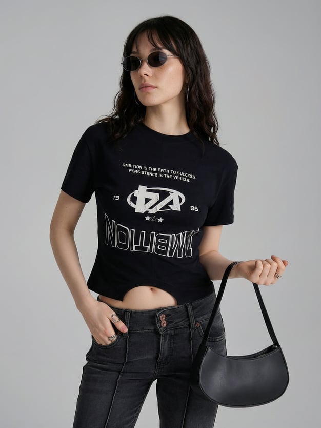 Футболка приталенная с принтом