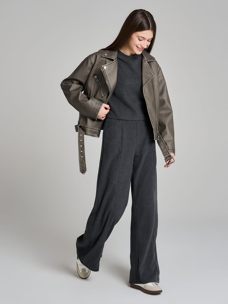 Широкие брюки в рубчик со стрелками