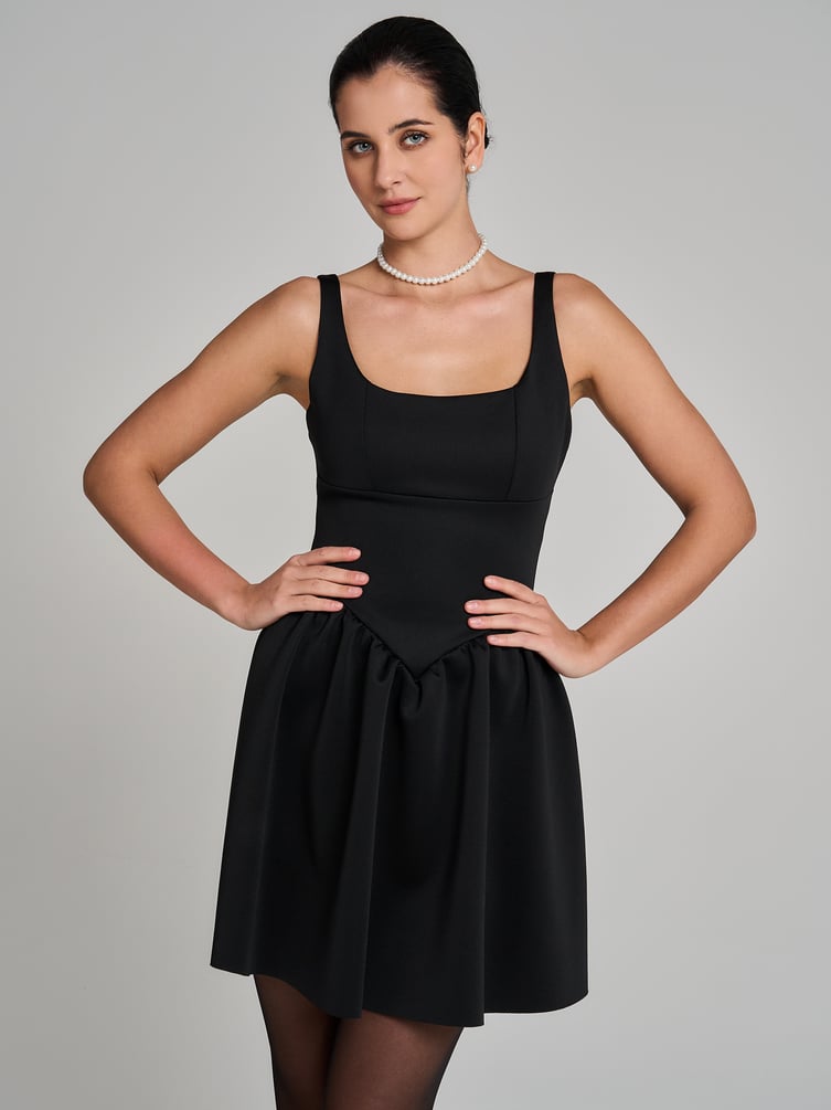 Мини платье с объемной юбкой