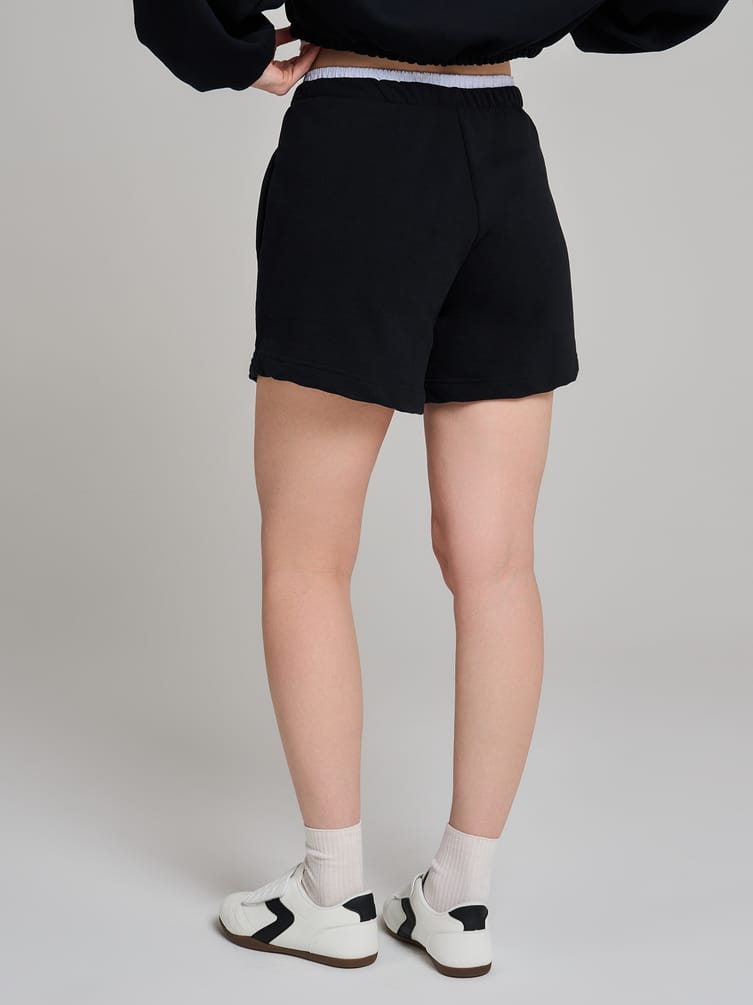 Шорты с эффектом многослойности