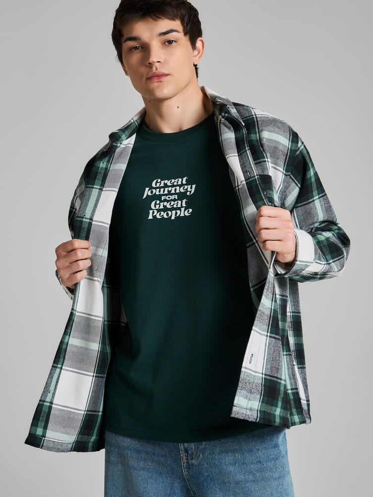 Футболка оверсайз с принтом гор на спине