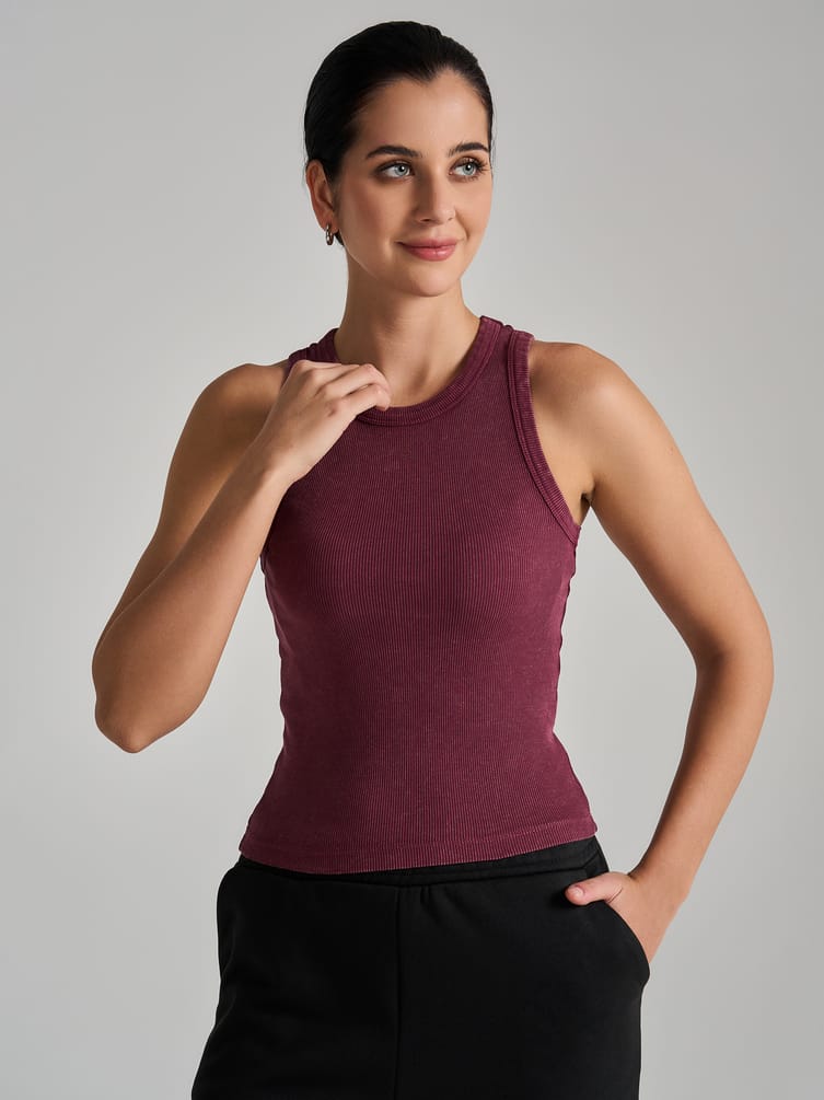 Майка на широких бретелях с вареным эффектом