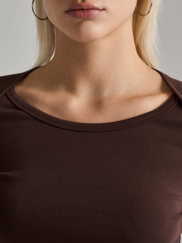 Футболка приталенная