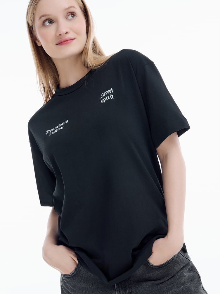 Футболка оверсайз с надписью rebellious