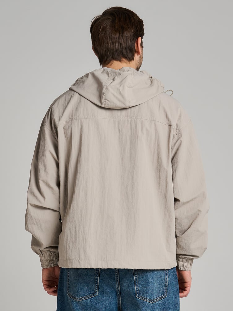Ветровка демисезонная с капюшоном