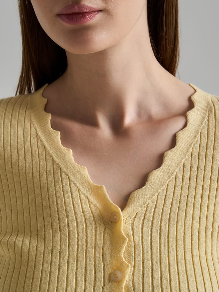 Кардиган укороченный на пуговицах