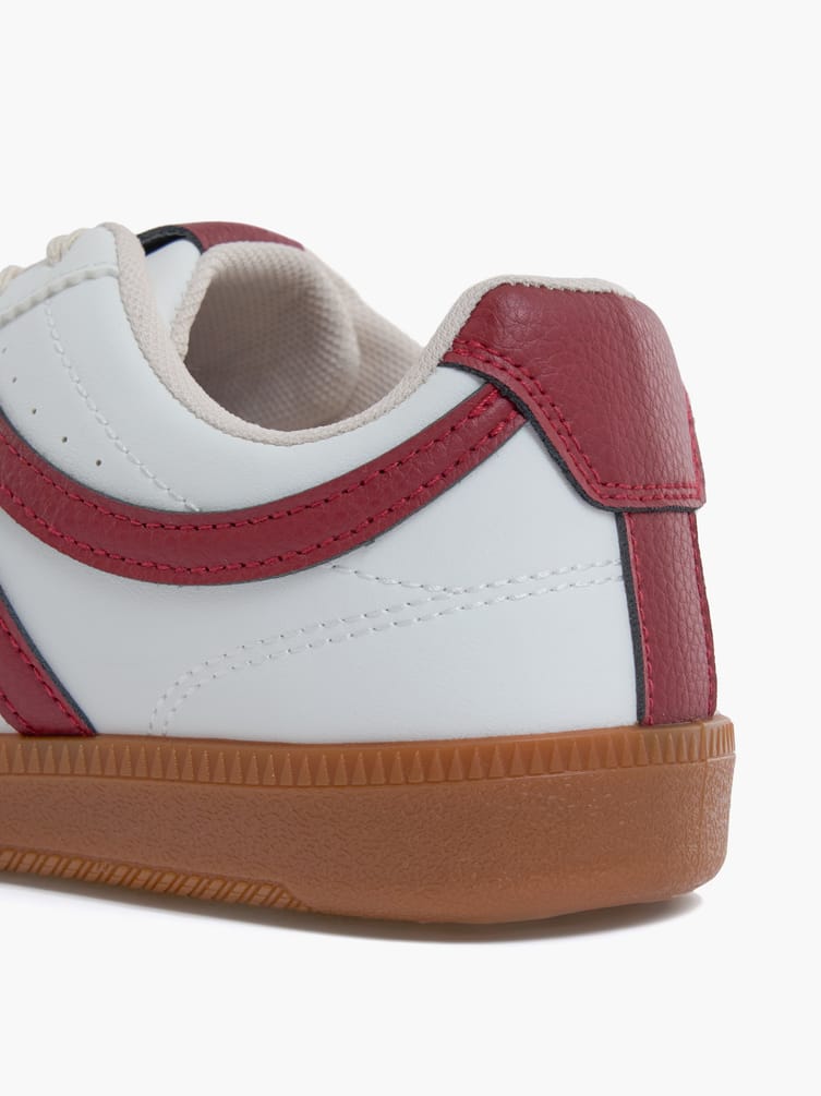 Кроссовки спортивные