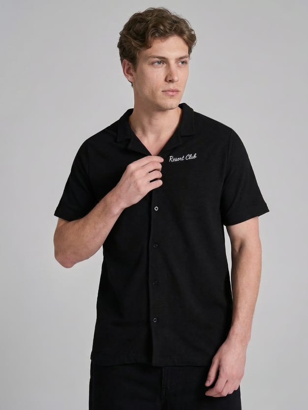 Рубашка с коротким рукавом и вышивкой