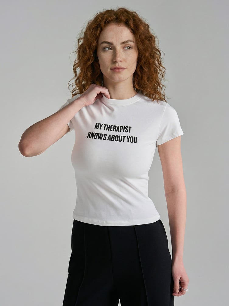 Футболка приталенная с надписью