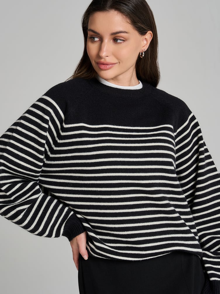 Джемпер трикотажный в полоску