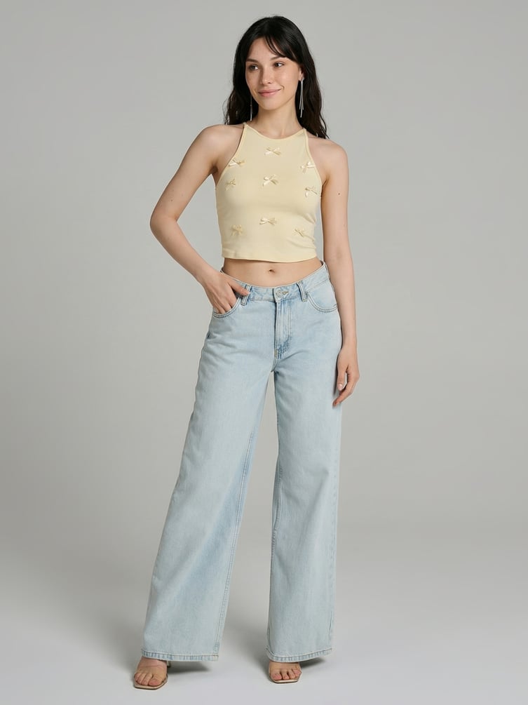 Короткий топ с бантиками