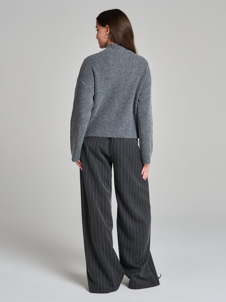 Свитер вязаный теплый