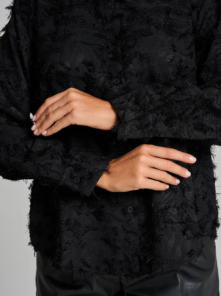 Блузка нарядная с бахромой