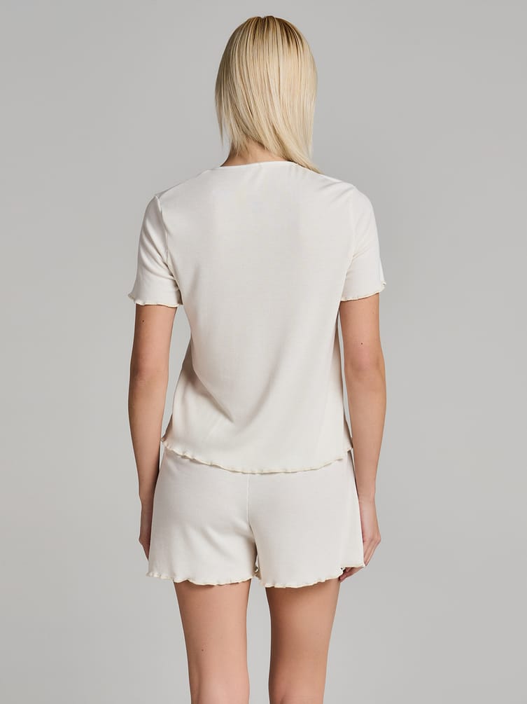 Пижама в рубчик с футболкой и шортами