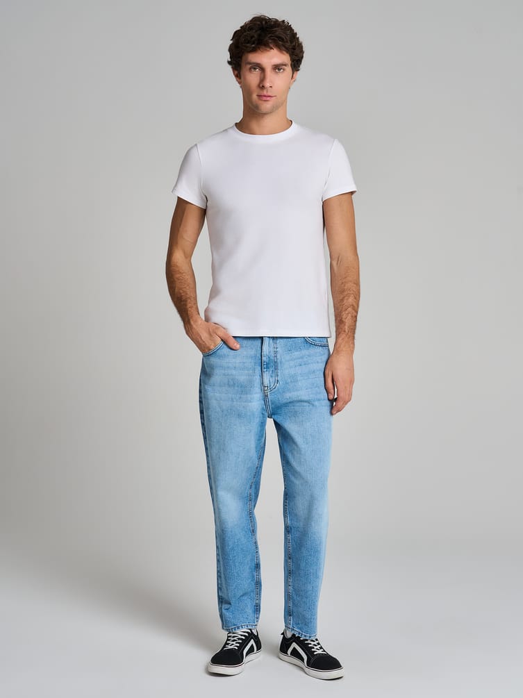 Укороченные джинсы зауженные