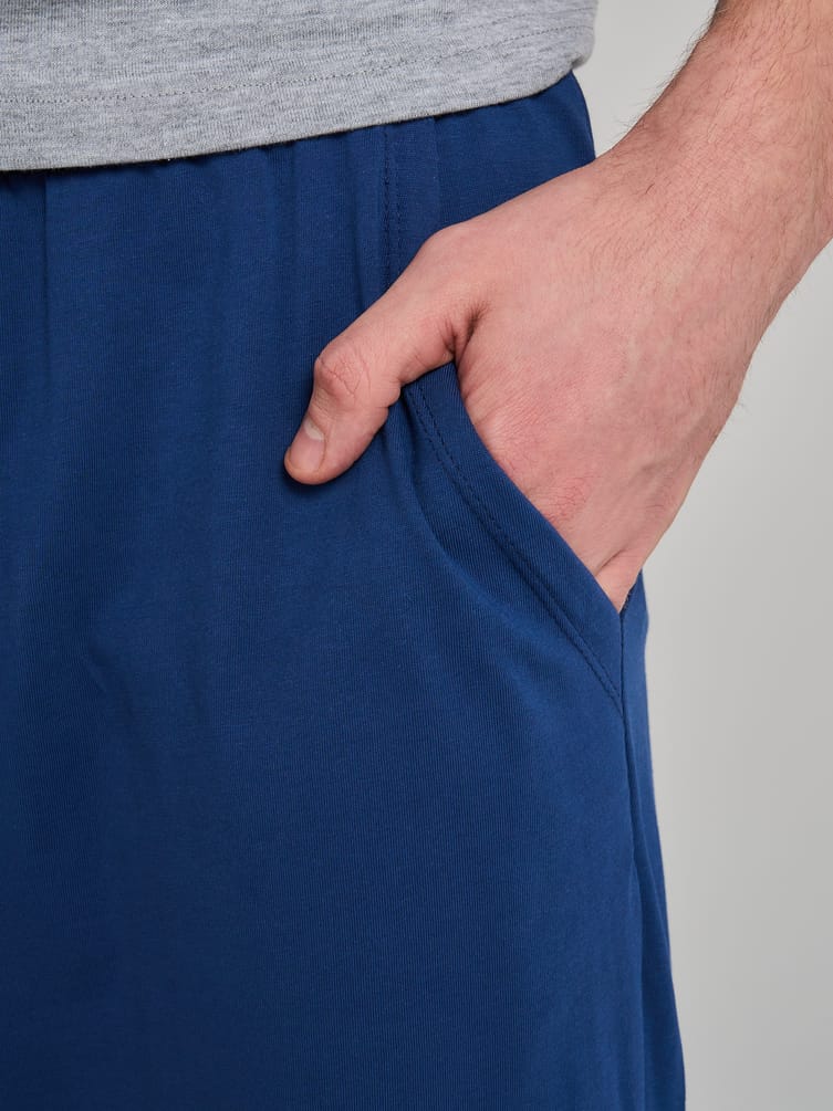 Пижама с футболкой и брюками