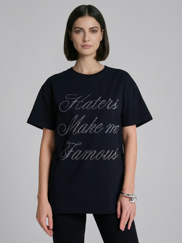 Футболка оверсайз с надписью стразами