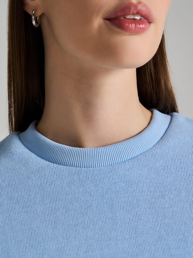 Трикотажный свитшот в рубчик