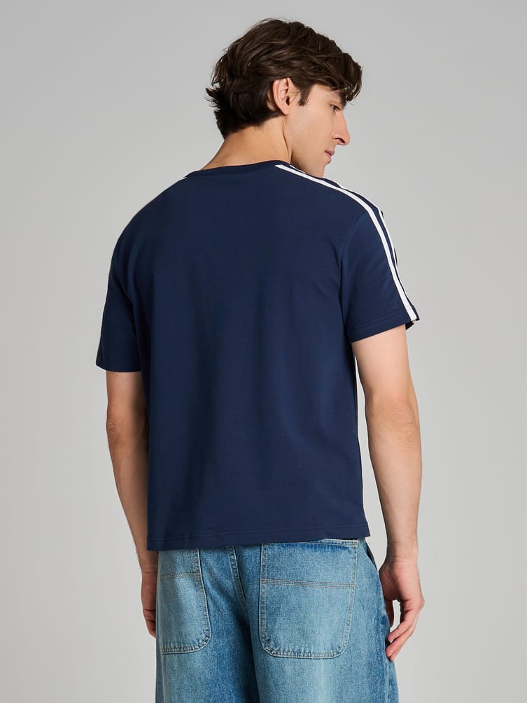 Футболка спортивная с надписью и лампасами