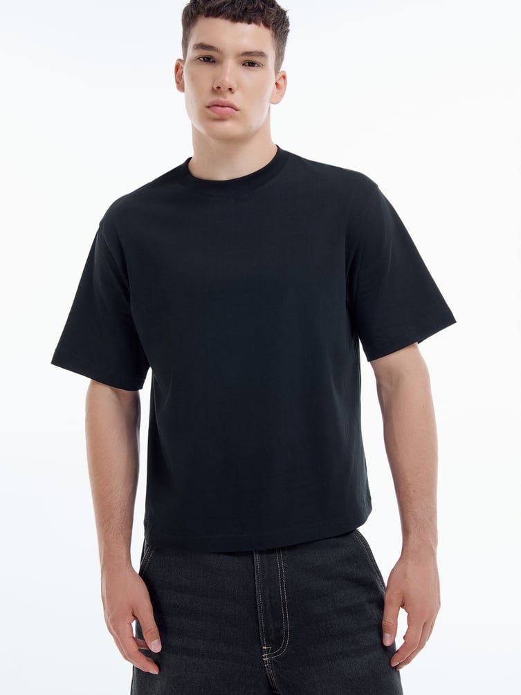 Однотонная свободная футболка