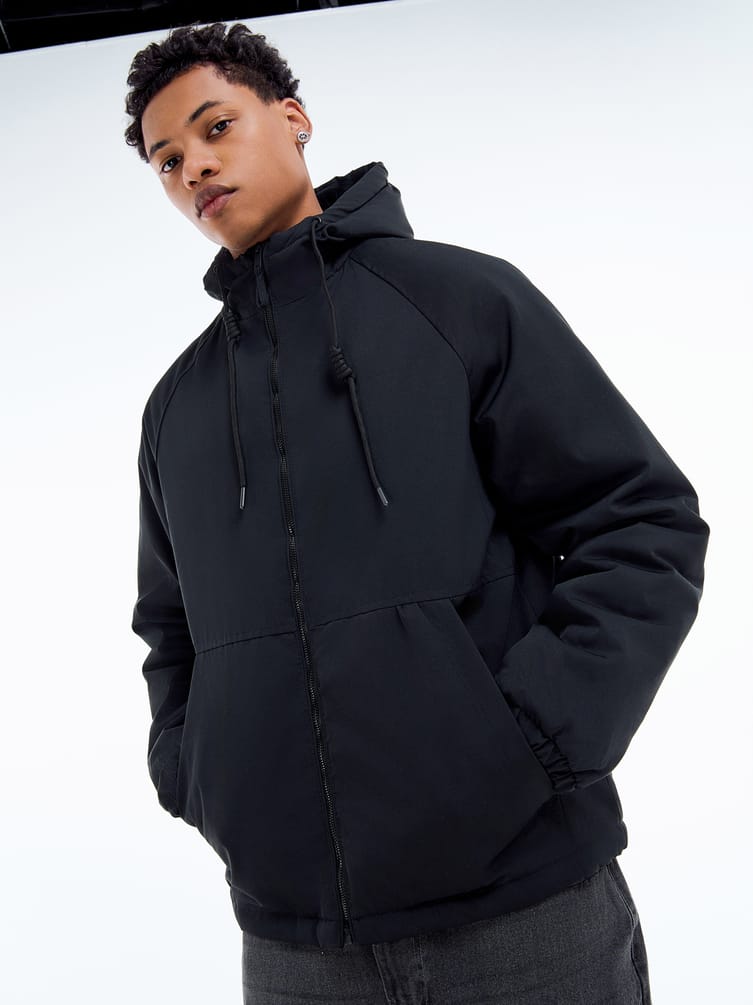 Демисезонная куртка с капюшоном