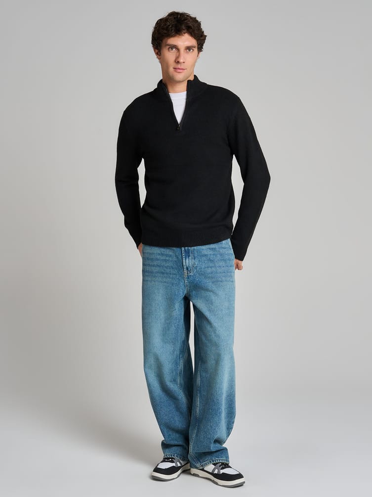 Свитер трикотажный с воротником и полузамком