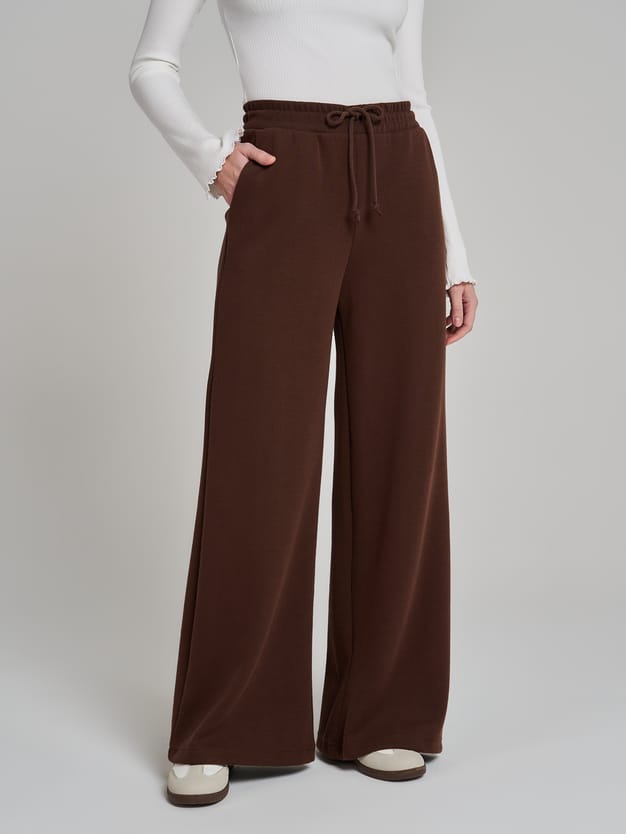 Брюки трикотажные широкие