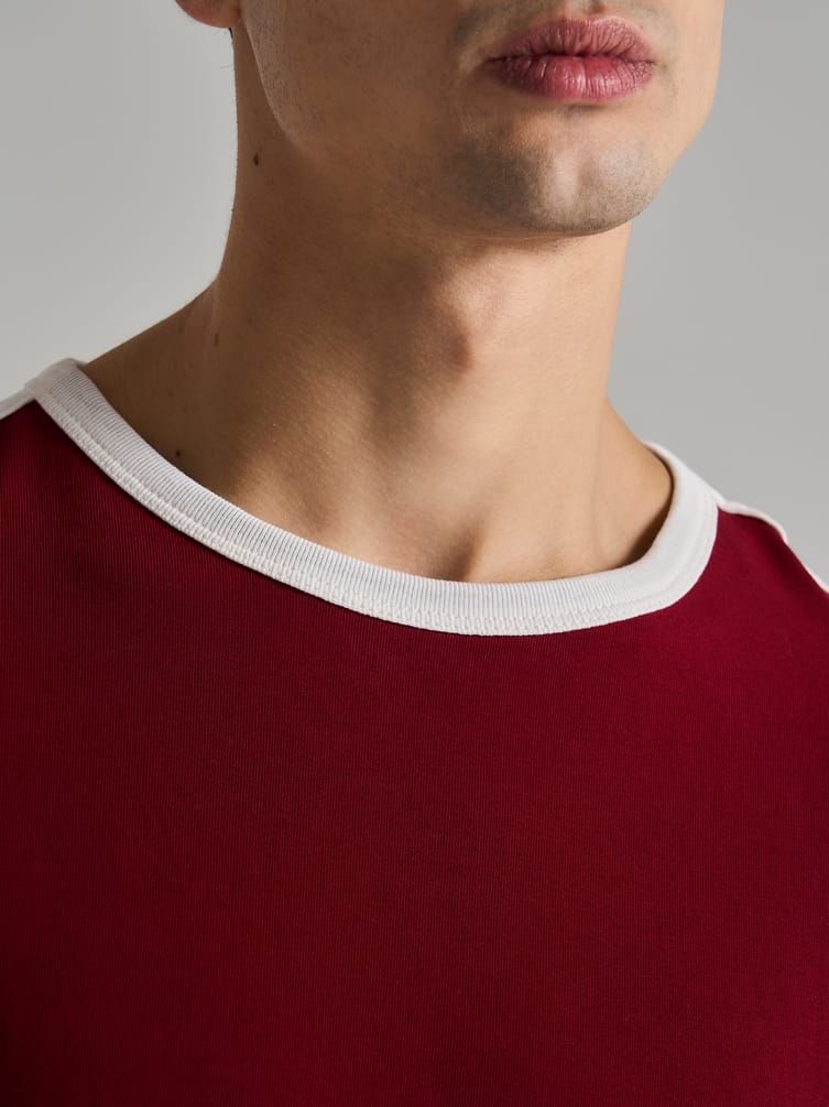 Футболка спортивная с лампасами